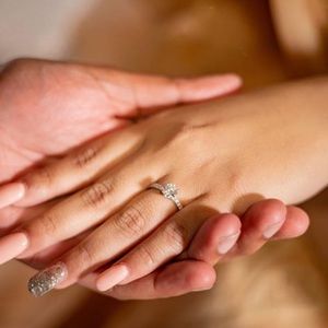 Beautiful 1.2carat diamond engagement ring